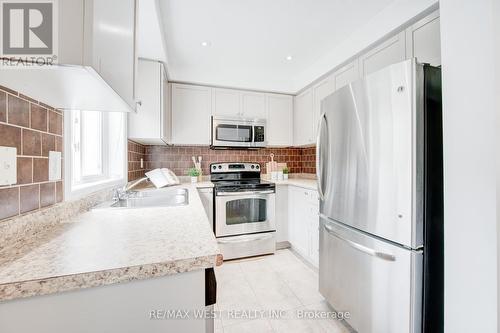 83 Blue Sky Trail, Hamilton, ON - Indoor Photo Showing Kitchen With Stainless Steel Kitchen