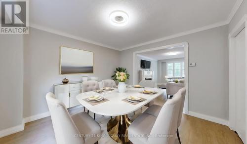 137 Lawrence Avenue E, Toronto, ON - Indoor Photo Showing Dining Room