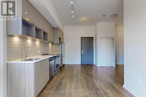 #Ps06 - 52 Forest Manor Road, Toronto, ON - Indoor Photo Showing Kitchen