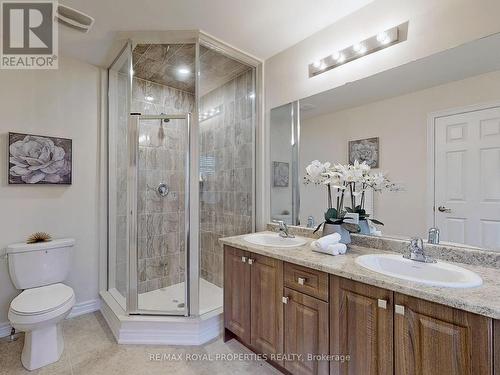 2433 Florentine Place, Pickering, ON - Indoor Photo Showing Bathroom