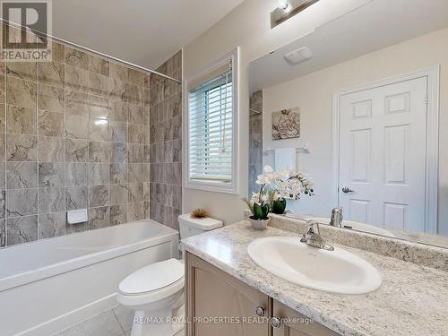 2433 Florentine Place, Pickering, ON - Indoor Photo Showing Bathroom