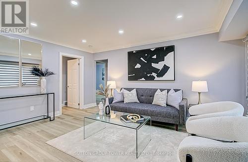 150 Dorset Road, Toronto, ON - Indoor Photo Showing Living Room
