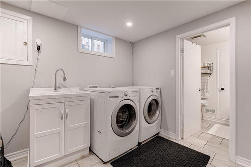 22 Garden Crescent, Hamilton, ON - Indoor Photo Showing Laundry Room