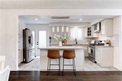 22 Garden Crescent, Hamilton, ON - Indoor Photo Showing Kitchen With Upgraded Kitchen