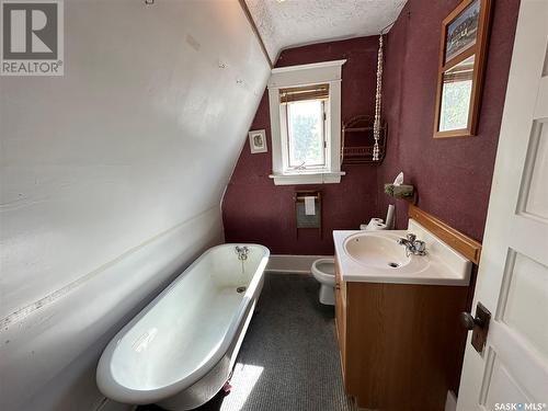 1429 Argyle Street, Regina, SK - Indoor Photo Showing Bathroom