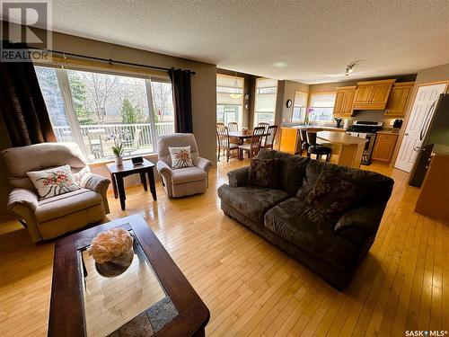 3936 Nottingham Crescent E, Regina, SK - Indoor Photo Showing Living Room