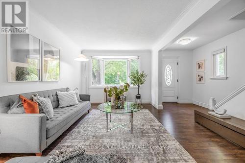 567 Roehampton Avenue, Toronto, ON - Indoor Photo Showing Living Room