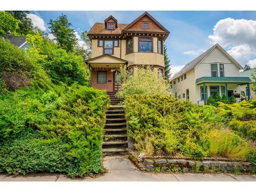 920 Edgewood Avenue, Nelson, BC - Outdoor With Facade