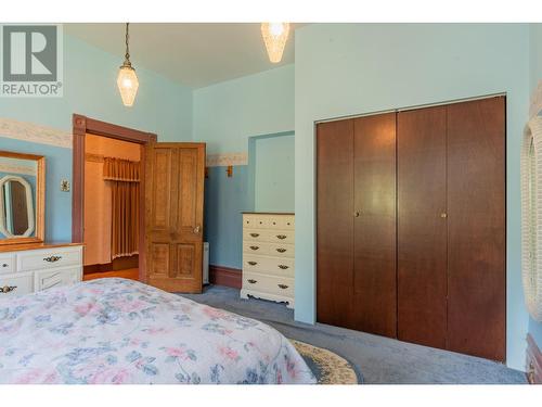 920 Edgewood  Avenue, Nelson, BC - Indoor Photo Showing Bedroom