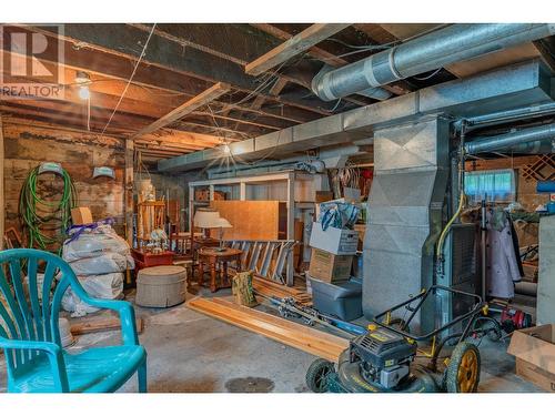 920 Edgewood  Avenue, Nelson, BC - Indoor Photo Showing Basement