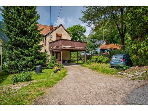 920 Edgewood Avenue, Nelson, BC - Outdoor With Balcony