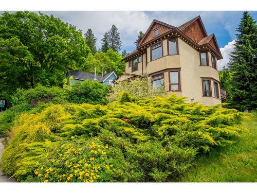 920 Edgewood Avenue, Nelson, BC - Outdoor