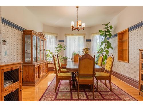 920 Edgewood Avenue, Nelson, BC - Indoor Photo Showing Dining Room