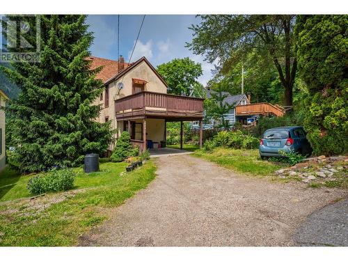 920 Edgewood  Avenue, Nelson, BC - Outdoor With Balcony