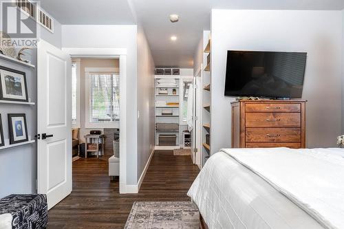 7310 Shalal Road, Kelowna, BC - Indoor Photo Showing Bedroom