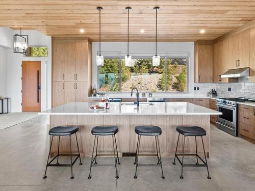135 Granite Court, Naramata, BC - Indoor Photo Showing Kitchen With Upgraded Kitchen