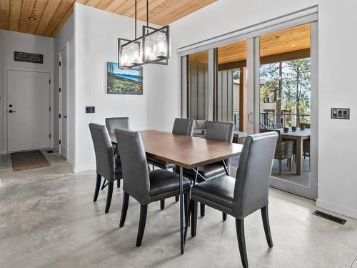 135 Granite Court, Naramata, BC - Indoor Photo Showing Dining Room