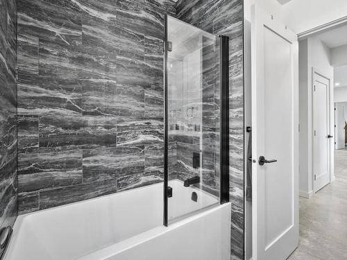 135 Granite Court, Naramata, BC - Indoor Photo Showing Bathroom