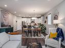 2-1033 Stockwell Avenue, Kelowna, BC  - Indoor Photo Showing Living Room 