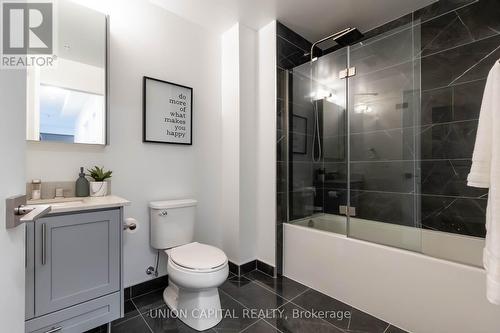 1613 - 85 Oneida Crescent, Richmond Hill, ON - Indoor Photo Showing Bathroom