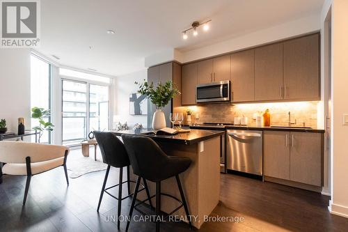 1613 - 85 Oneida Crescent, Richmond Hill, ON - Indoor Photo Showing Kitchen With Stainless Steel Kitchen