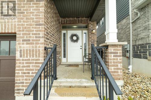 172 Hollybrook Trail, Kitchener, ON - Outdoor With Exterior