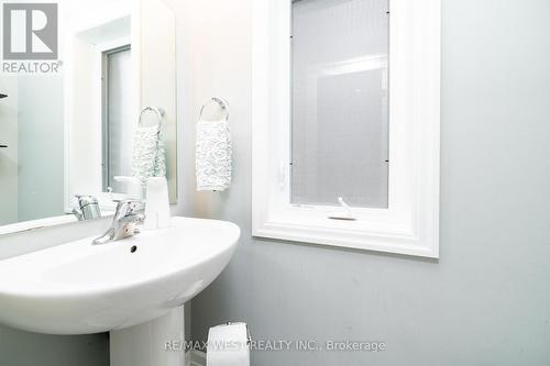 172 Hollybrook Trail, Kitchener, ON - Indoor Photo Showing Bathroom