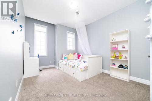 172 Hollybrook Trail, Kitchener, ON - Indoor Photo Showing Bedroom