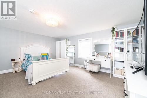 172 Hollybrook Trail, Kitchener, ON - Indoor Photo Showing Bedroom