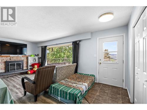 526 Battle Street W, Kamloops, BC - Indoor With Fireplace