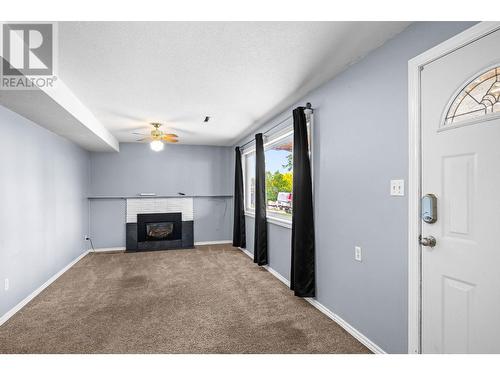 526 Battle Street W, Kamloops, BC - Indoor With Fireplace