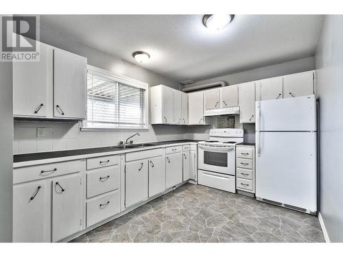 526 Battle Street W, Kamloops, BC - Indoor Photo Showing Kitchen