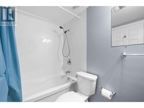 526 Battle Street W, Kamloops, BC - Indoor Photo Showing Bathroom