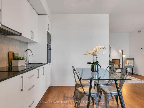 1810-576 Front St W, Toronto, ON - Indoor Photo Showing Dining Room