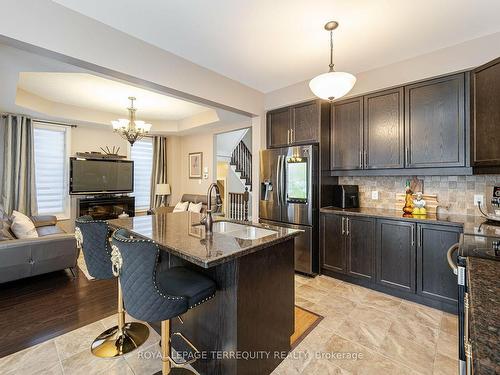 88 William Ingles Dr, Clarington, ON - Indoor Photo Showing Kitchen With Upgraded Kitchen
