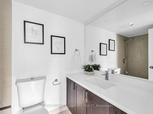 211-75 Emmett Ave, Toronto, ON - Indoor Photo Showing Bathroom