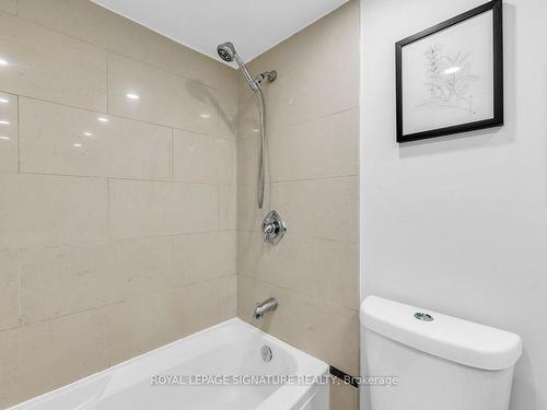 211-75 Emmett Ave, Toronto, ON - Indoor Photo Showing Bathroom