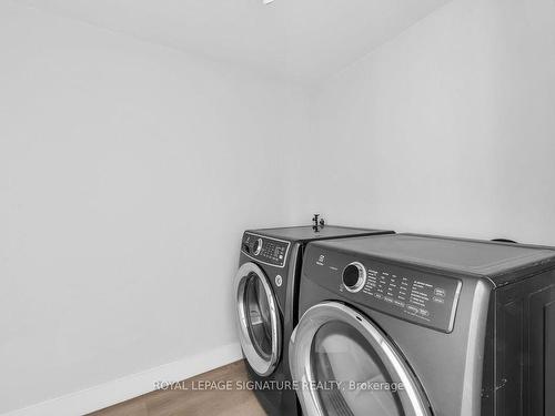 211-75 Emmett Ave, Toronto, ON - Indoor Photo Showing Laundry Room