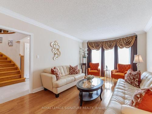 236 Nottingham Dr, Oakville, ON - Indoor Photo Showing Living Room