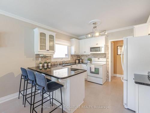 236 Nottingham Dr, Oakville, ON - Indoor Photo Showing Kitchen