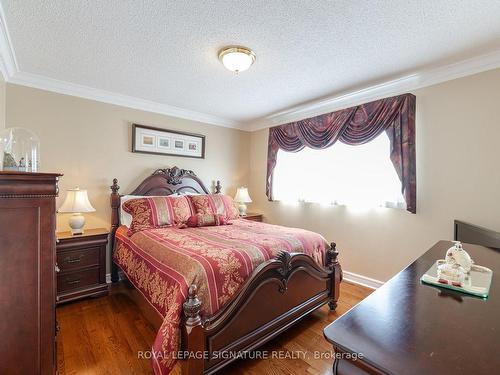 236 Nottingham Dr, Oakville, ON - Indoor Photo Showing Bedroom