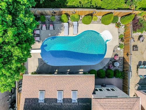 236 Nottingham Dr, Oakville, ON - Outdoor With In Ground Pool