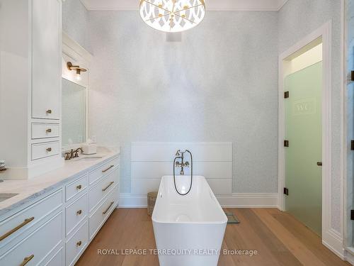 366 Simcoe St, Niagara-On-The-Lake, ON - Indoor Photo Showing Bathroom