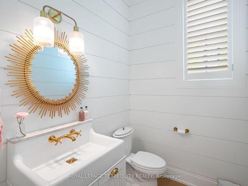 366 Simcoe St, Niagara-On-The-Lake, ON - Indoor Photo Showing Bathroom