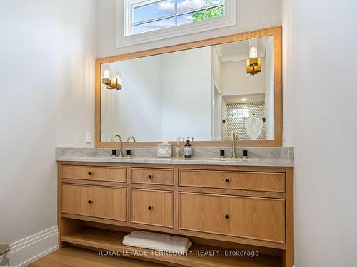 366 Simcoe St, Niagara-On-The-Lake, ON - Indoor Photo Showing Bathroom