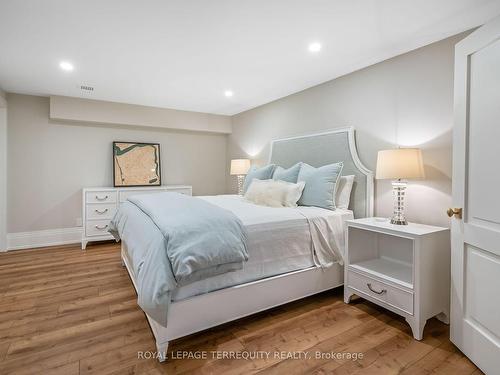 366 Simcoe St, Niagara-On-The-Lake, ON - Indoor Photo Showing Bedroom