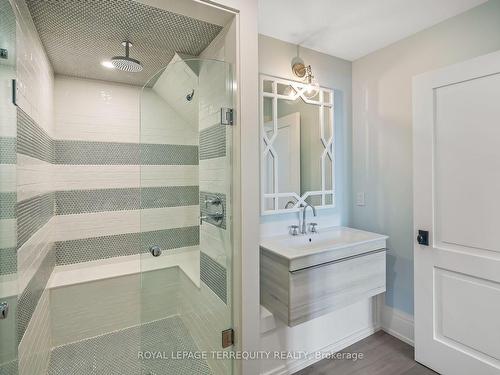 366 Simcoe St, Niagara-On-The-Lake, ON - Indoor Photo Showing Bathroom