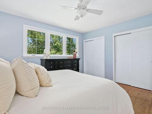 1233 Edmison Dr, Peterborough, ON - Indoor Photo Showing Bedroom