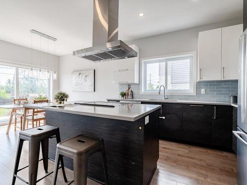 Kitchen - 215 Boul. De La Fourche, La Prairie, QC - Indoor Photo Showing Kitchen With Upgraded Kitchen