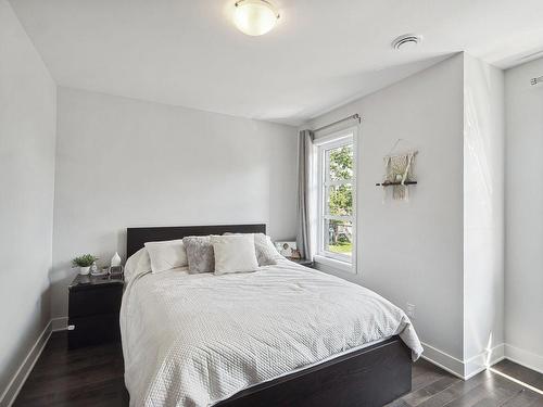 Master bedroom - 5405 Av. Grenier, Longueuil (Saint-Hubert), QC - Indoor Photo Showing Bedroom